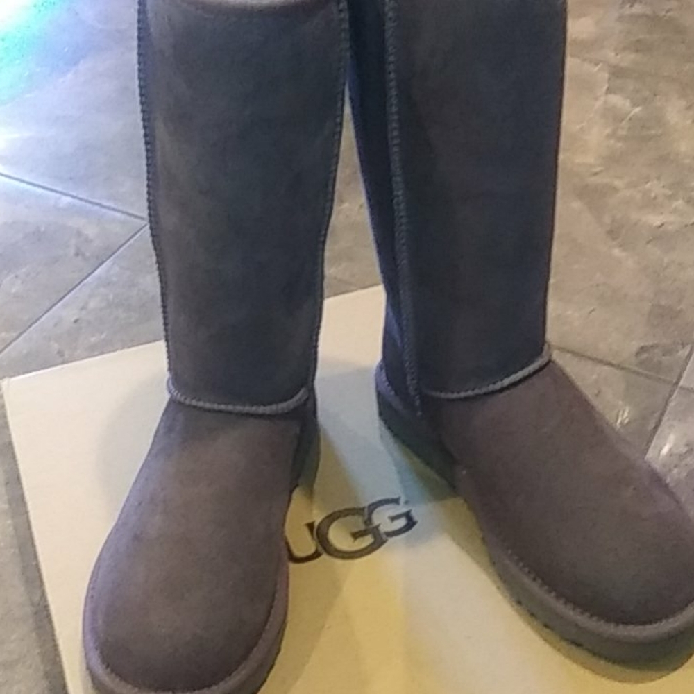 New Authentic Ugg Classic tall II boots
